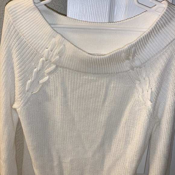 Soho Jeans New York and Company white soft sweater size S - Picture 2 of 8